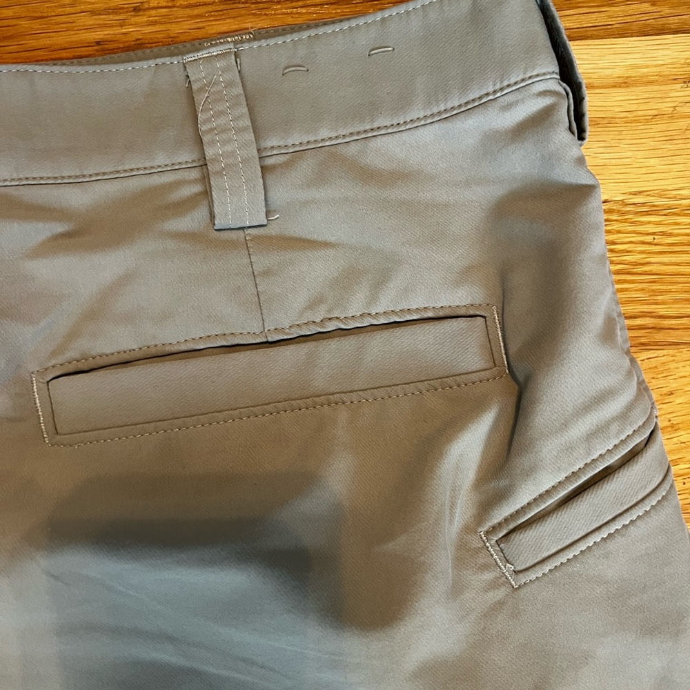 Under Armour Mens UA Leaderboard Golf Shorts Mid Rise Flat Front Tan Size 36 - Picture 8 of 13